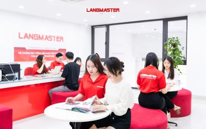 Khóa học tiếng Anh giao tiếp online 1 kèm 1 tại Langmaster