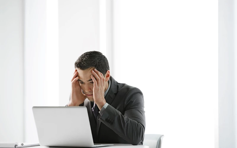 Tự ti vì nghĩ “mình không đủ giỏi để nói chuyện với sếp”