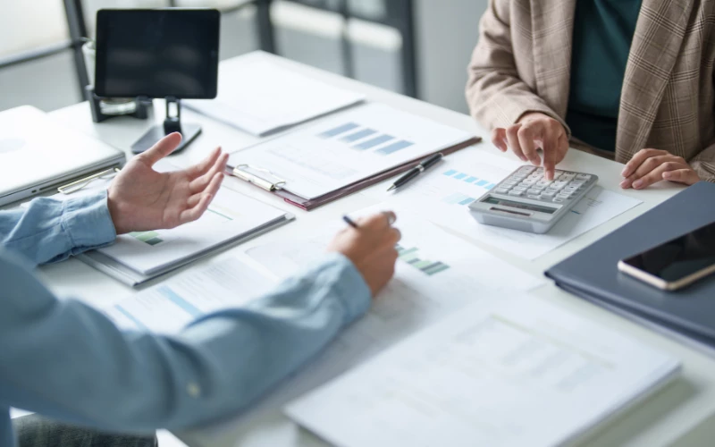 Người đi làm nên học chứng chỉ tiếng Anh nào?