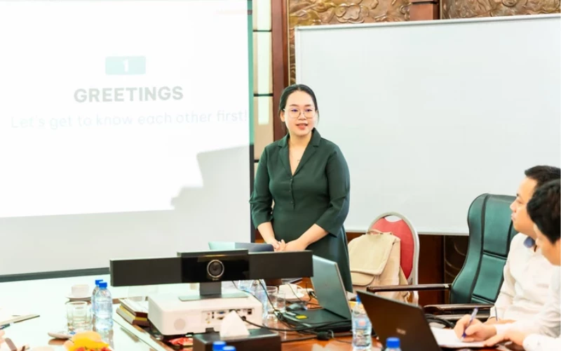 Khóa tiếng Anh thương mại cho người đi làm tại Langmaster
