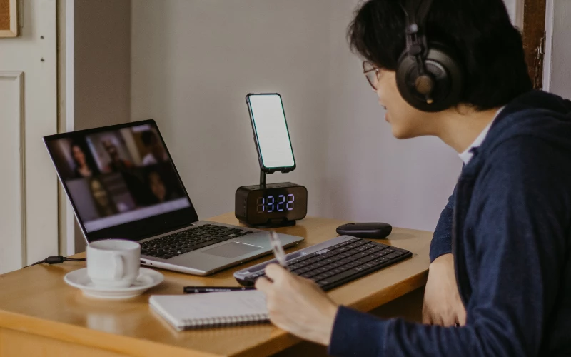 Đăng ký các khóa học tiếng Anh doanh nghiệp online cho nhân viên