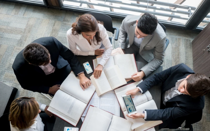 Tại sao cấp quản lý, lãnh đạo, CEO cần nâng cấp tiếng Anh?