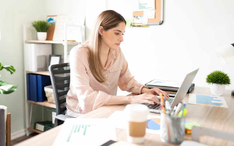 Mẫu email tiếng Anh chuẩn dành cho người đi làm