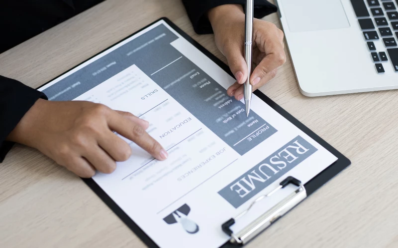 Các hoạt động ngoại khóa trong CV tiếng Anh