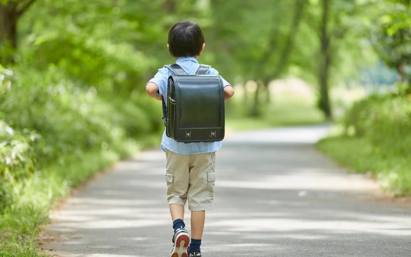 Chuẩn bị balo cho bé
