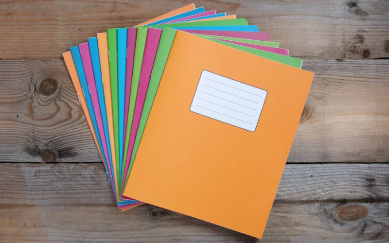 Chuẩn bị sách vở đầy đủ cho bé