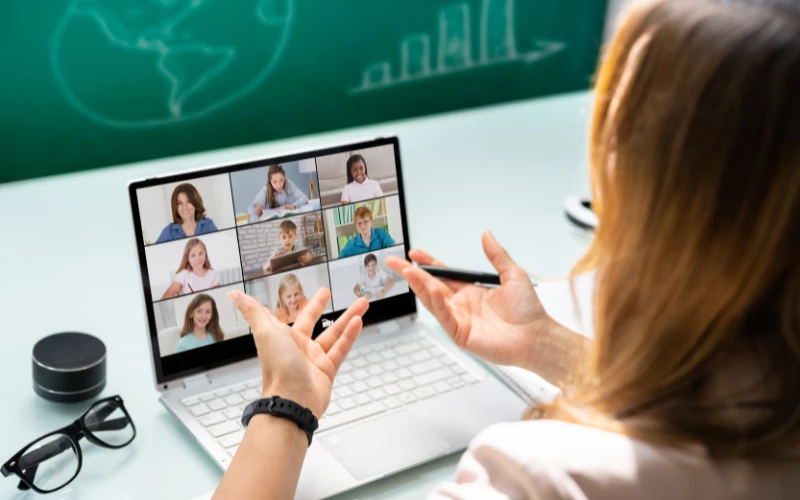 Sử dụng ứng dụng học tiếng Anh