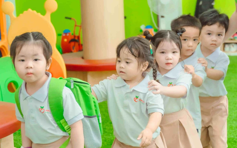 Kỹ năng cần trang bị cho trẻ đầu năm học - kỹ năng giao tiếp