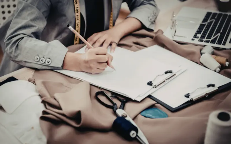 Transcript đề IELTS Listening Part 3: Talk on jobs in fashion design