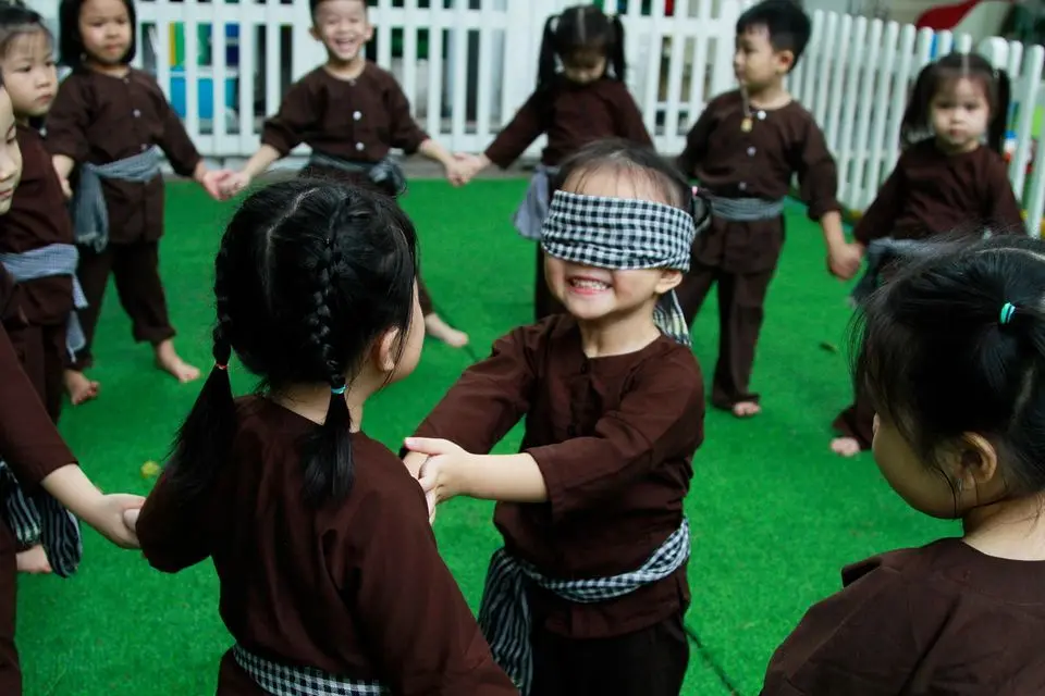 Trò chơi “Bịt mắt bắt dê”