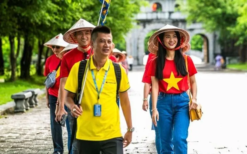 Mẫu giao tiếp hướng dẫn viên du lịch tiếng Anh